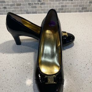 Ralph Lauren Black Patent “Leather” Round Toe Pump Sz 8.5